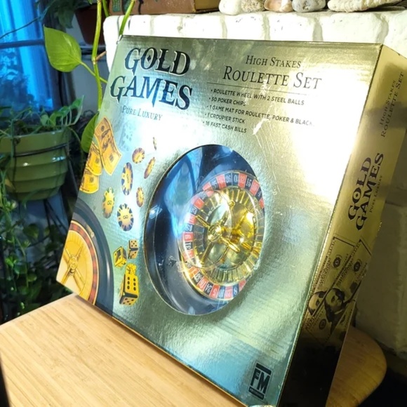 High Stakes Tabletop Roulette Set - Picture 3 of 10